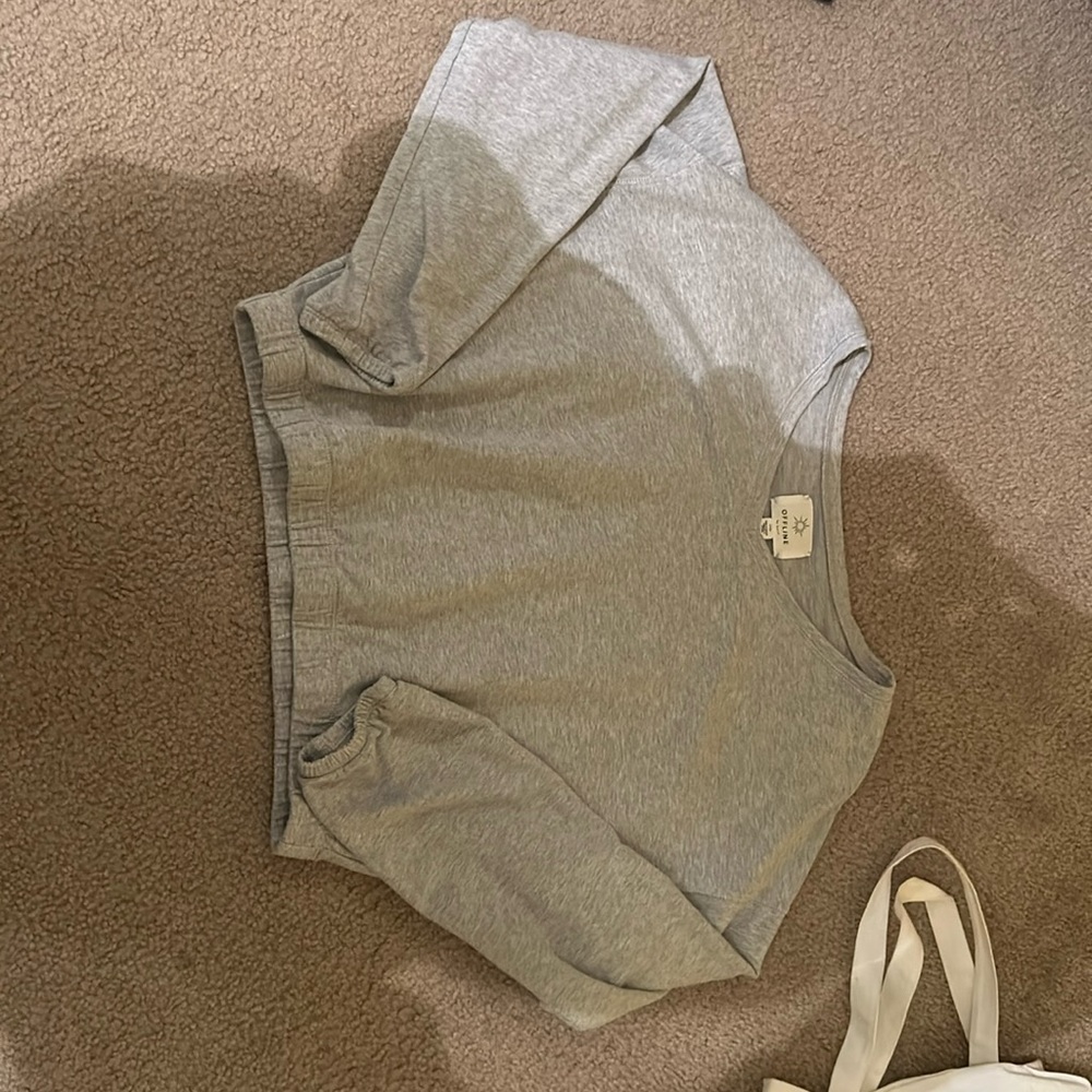 GRAY OFFLINE AERIE TOP/LOUNGE WEAR